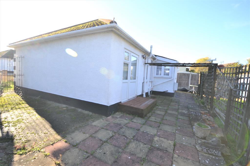 2 Bedroom Detached Bungalow For Sale in Claremont Drive, Vange, Basildon, Essex, SS16 4TS
